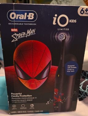 Oral-B iO Kids Spider-Man Rechargeable Electric Toothbrush - Black/Red- New*